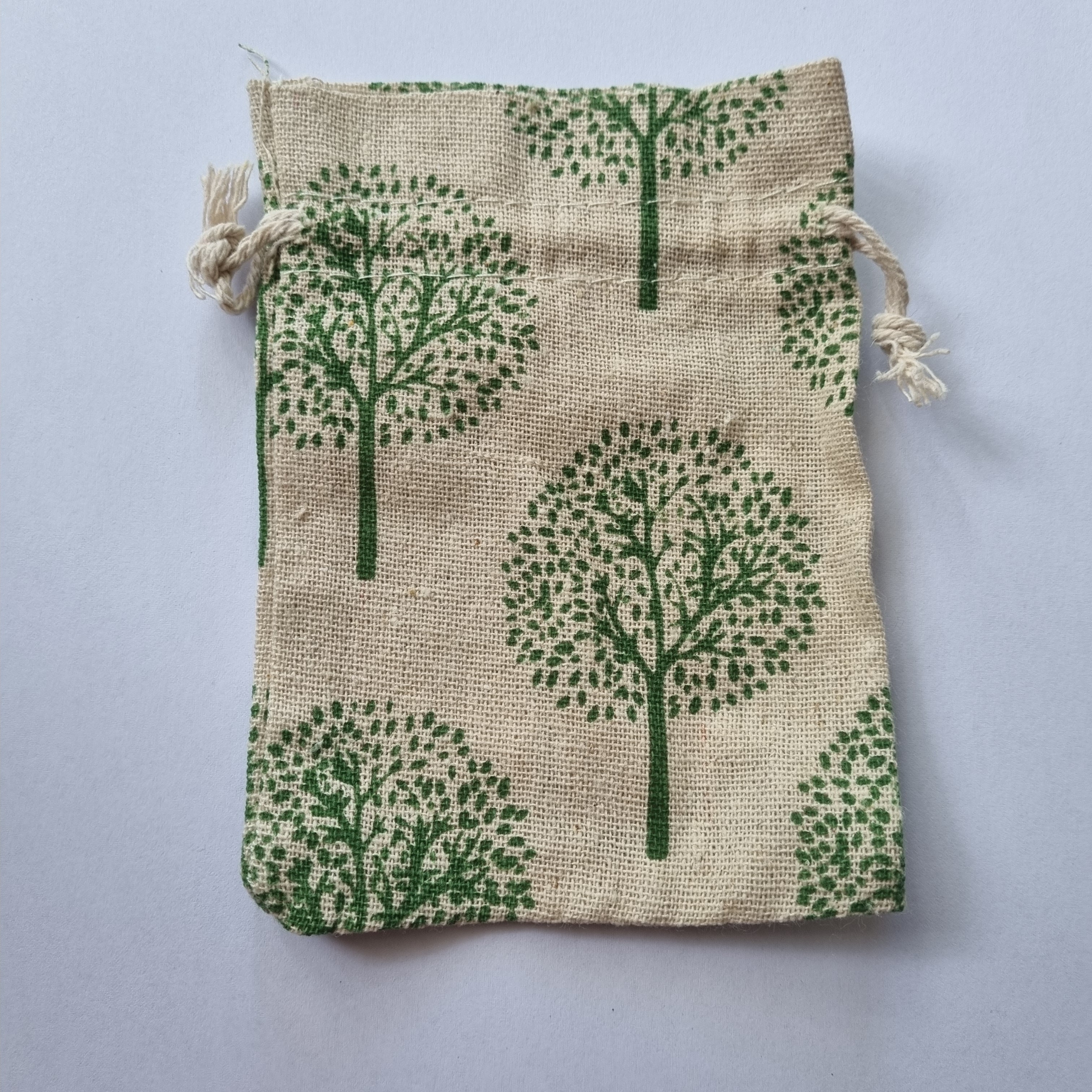 Comfee Power Square or Comfee Heart Travel Bag