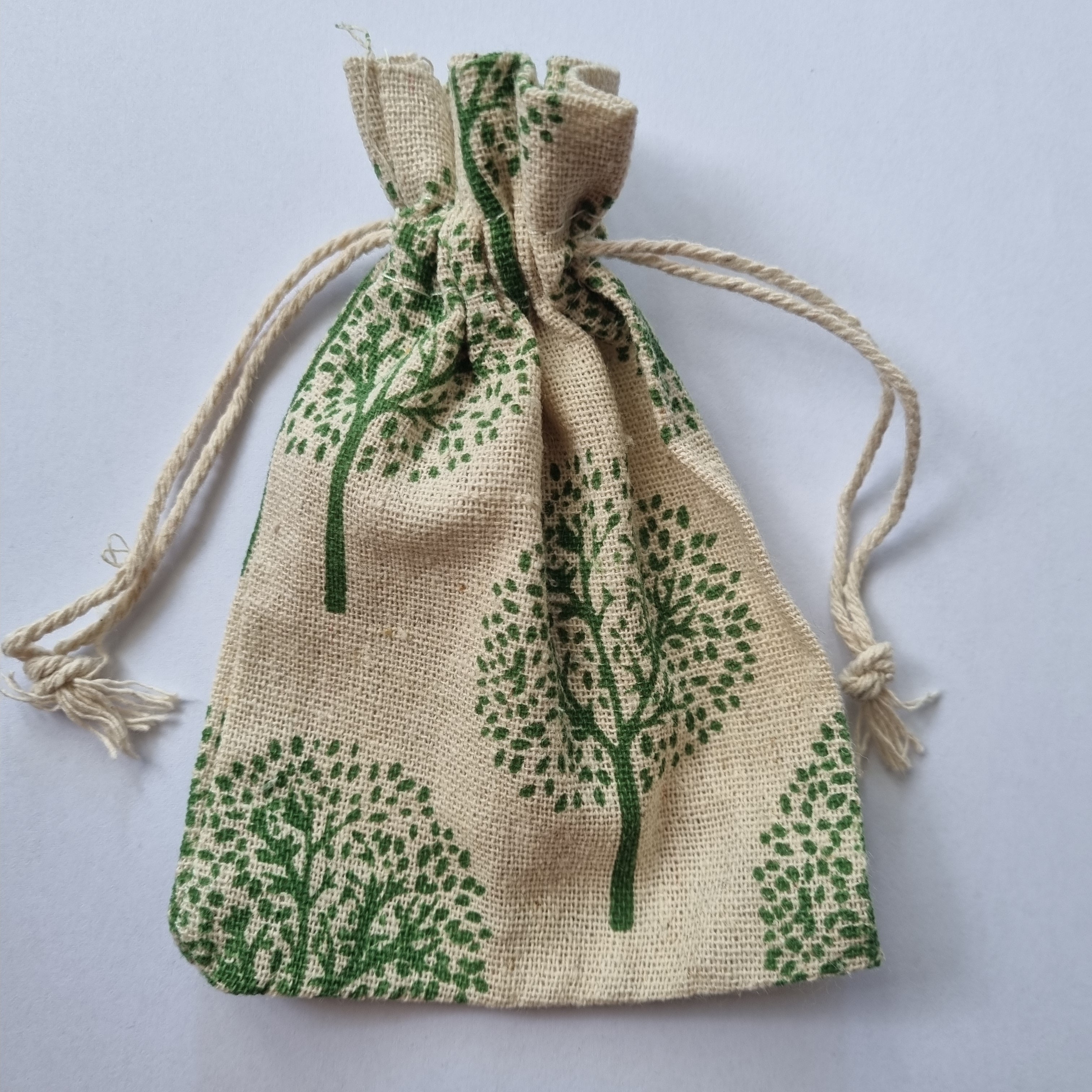 Comfee Power Square or Comfee Heart Travel Bag